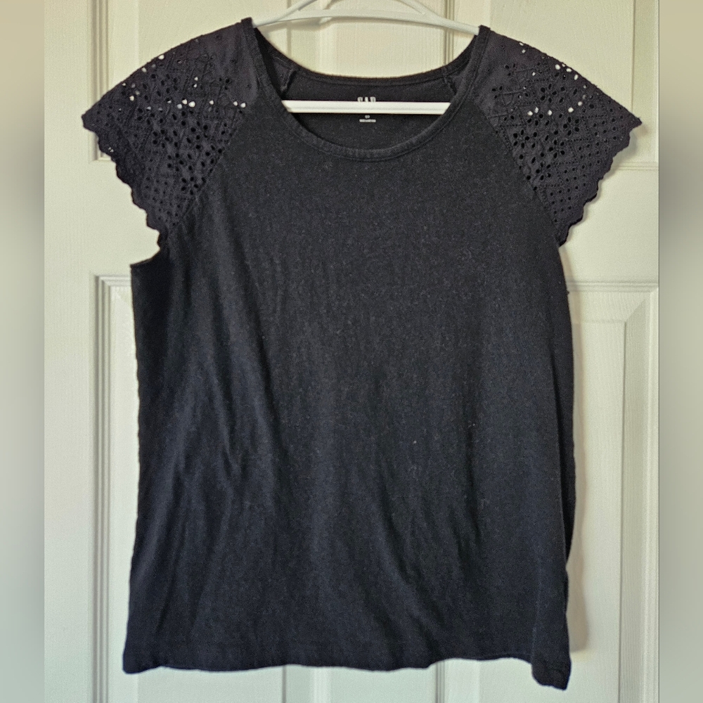 GAP Black Tee Eyelet Cutout Cotton Cap Sleeves Jersey Body Small